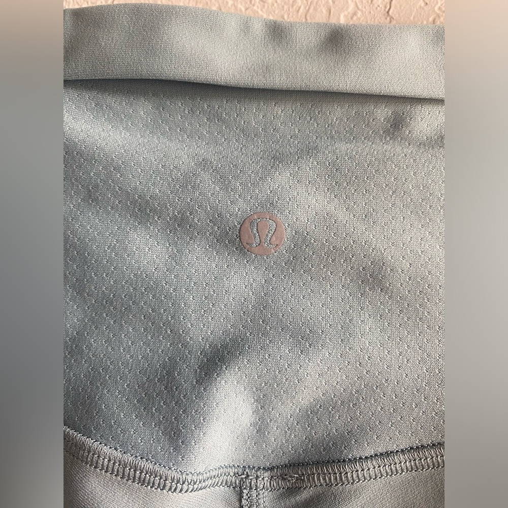 Lululemon Zoned In Tight 27” Leggings with Envelope Pocket in Blue Cast ~ Size 4 - Picture 8 of 9